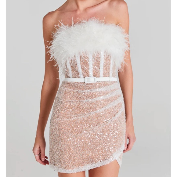 Dress. Excellent condition. - Picture 2 of 3